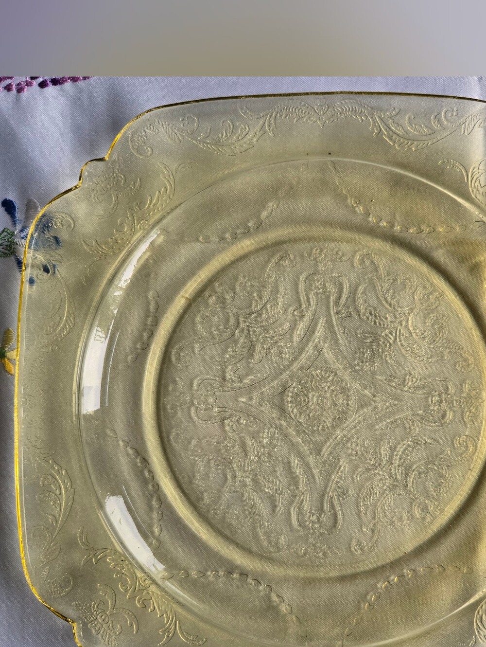 Vintage Federal Glass Madrid Style Yellow Glass Dinner Plate